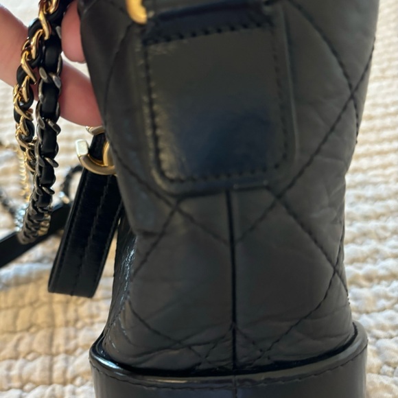 Authentic Chanel Hobo bag.  Excellent like new condition. - Picture 6 of 11